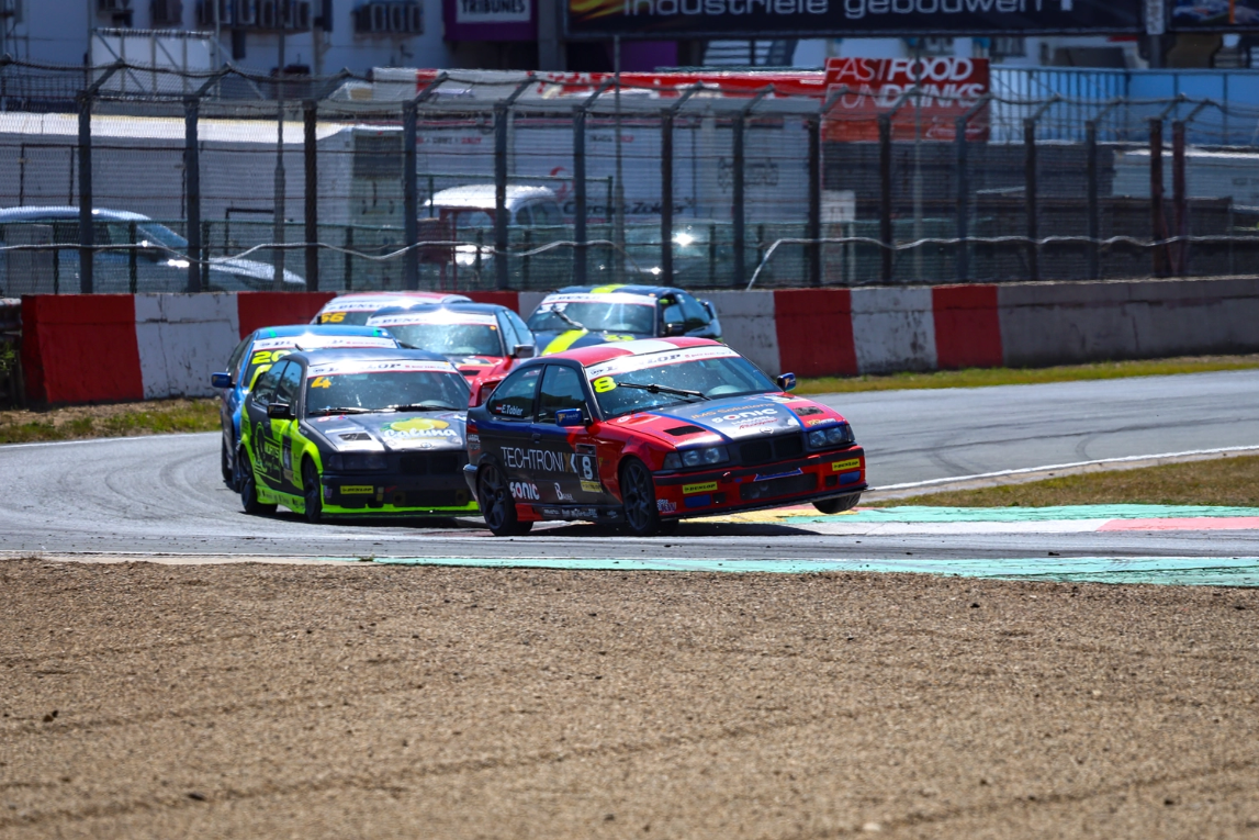 BMW 318ti Cup around the chicane of Zolder