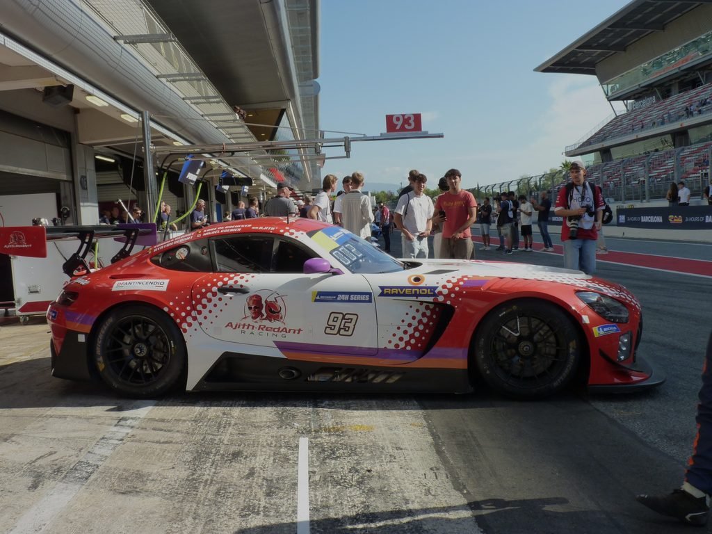 #92 before the starting grid of the 24H Barcelona
