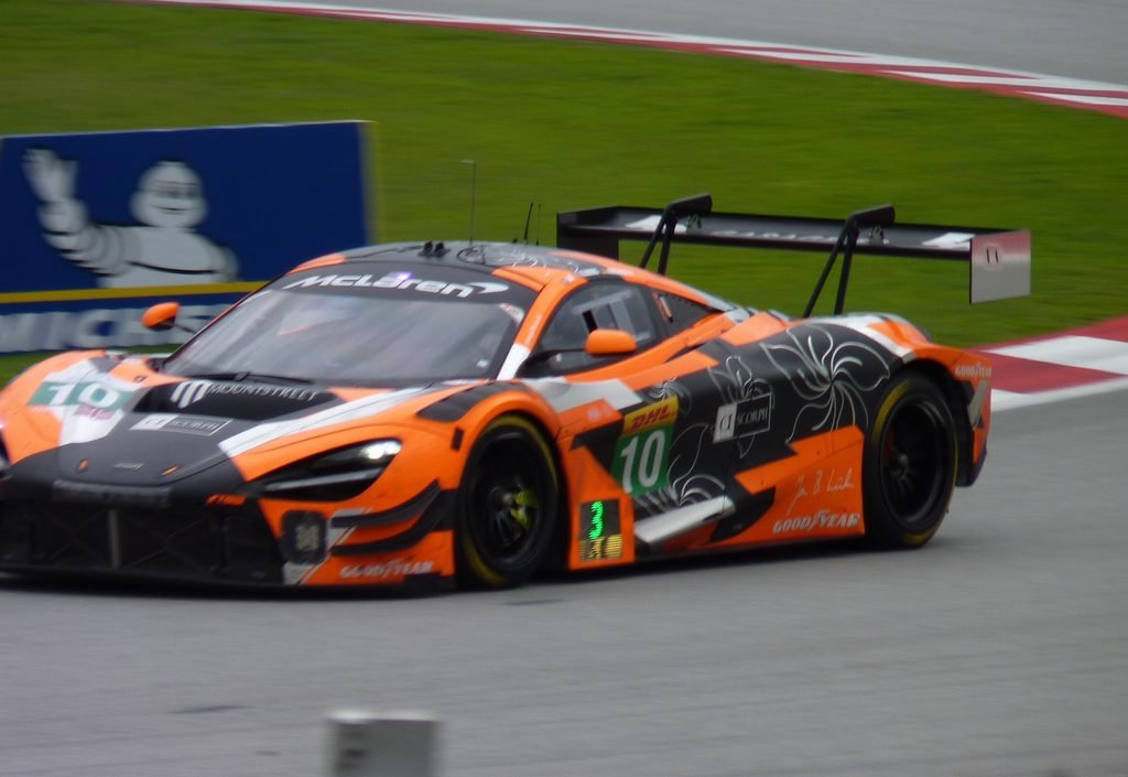 McLaren #10 finsihing P2 on the WEC 6H of Barcelona